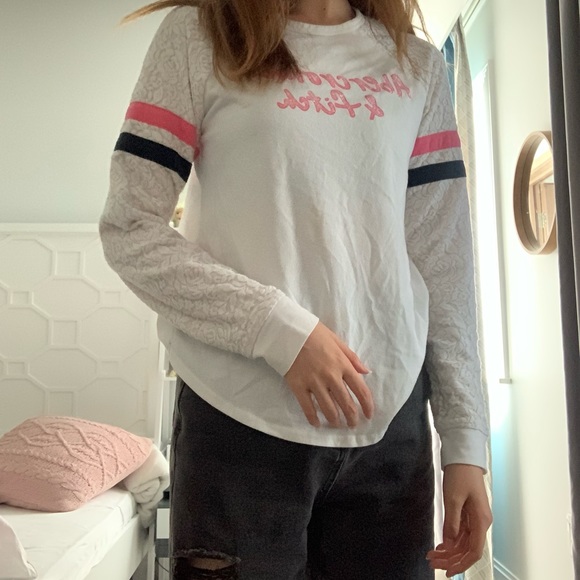 abercrombie & fitch white laced sleeve top - Picture 1 of 5